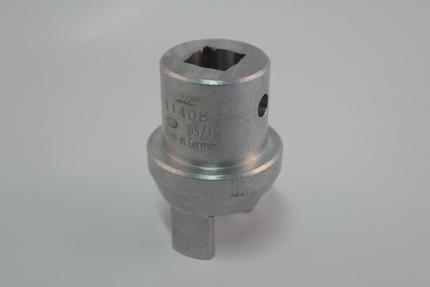 Special socket
